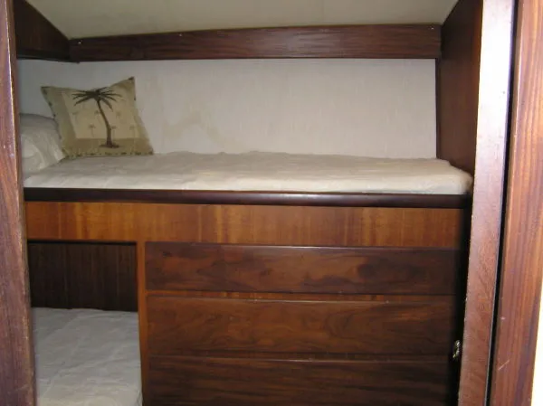 Slide: The Image of Hatteras 42 Sportfisherman 1971 - 7