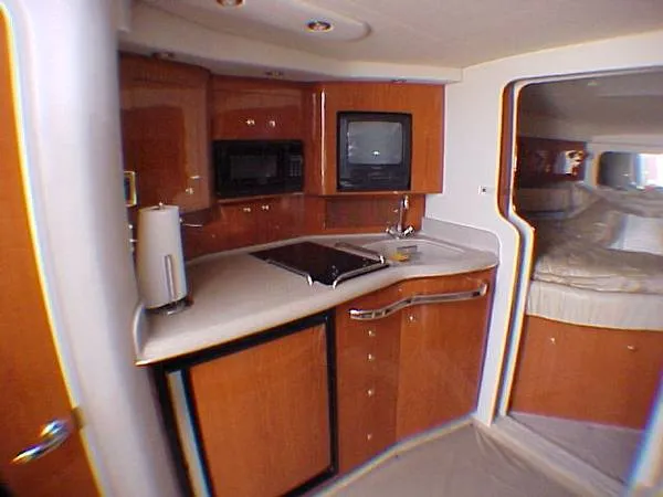 Slide: The Image of Sea Ray Amberjack 2001 - 4