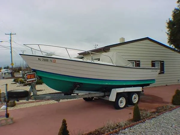Slide: The Image of Chris-Craft 22 DORY 1978 - 0