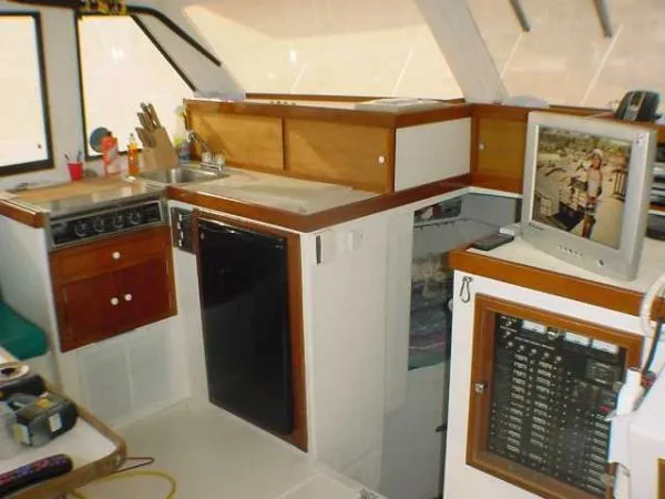 Slide: The Image of Torres 43 SPORTFISHERMAN 1996 - 3
