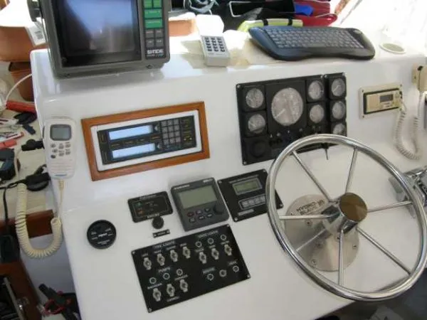 Slide: The Image of Torres 43 SPORTFISHERMAN 1996 - 6