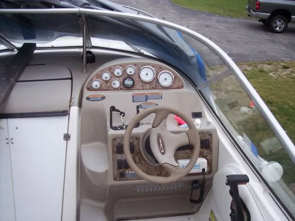 Slide: The Image of Bayliner 2455 2001 - 4
