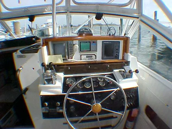 Slide: The Image of Black Watch 30 Sportfisherman 1989 - 3