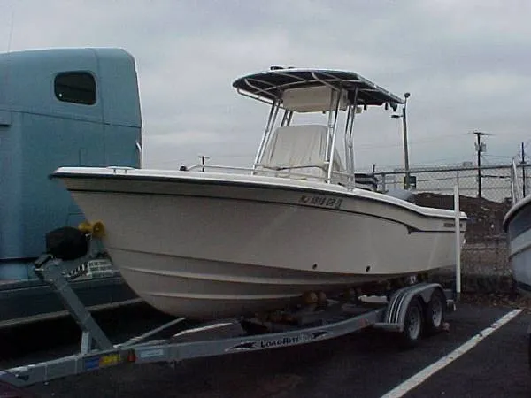 Slide: The Image of Grady-White Fisherman 222 2000 - 0