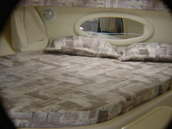 Slide: The Image of Monterey 322 CRUISER-1999 1999 - 5