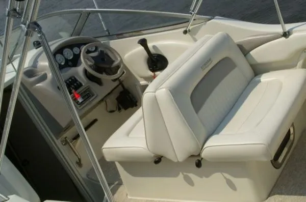 Slide: The Image of Stingray 240 CS 2004 - 5