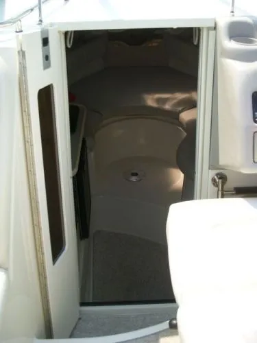 Slide: The Image of Stingray 240 CS 2004 - 7