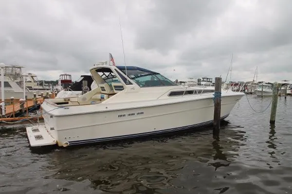 Slide: The Image of Sea Ray 390 Express Cruiser 1987 - 1