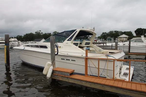 Slide: The Image of Sea Ray 390 Express Cruiser 1987 - 2