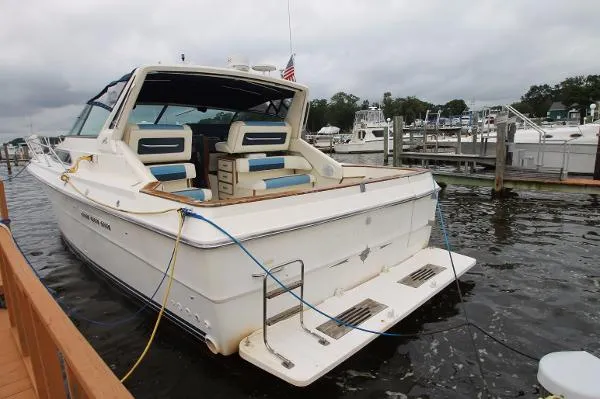 Slide: The Image of Sea Ray 390 Express Cruiser 1987 - 3