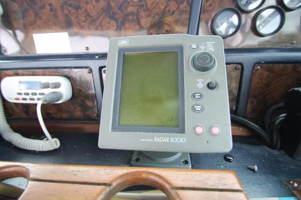 Slide: The Image of Sea Ray 390 Express Cruiser 1987 - 8