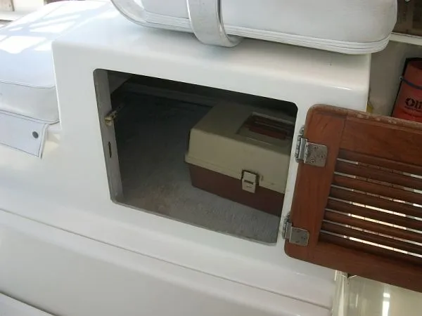 Slide: The Image of Tiara Open Express 2700 1988 - 11