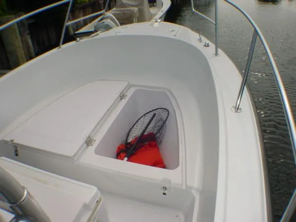 Slide: The Image of Boston Whaler OUTRAGE 1996 - 7