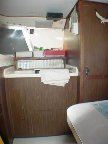 Slide: The Image of Bertram 31 Flybridge Cruiser 1973 - 4