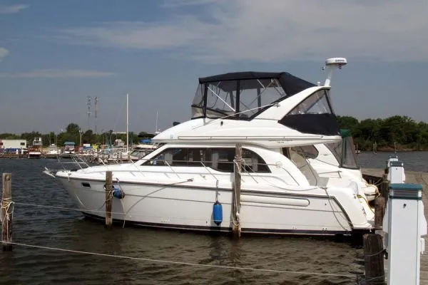 Slide: The Image of Bayliner 3488 Command Bridge 2002 - 0