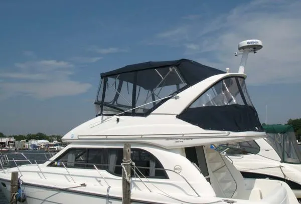 Slide: The Image of Bayliner 3488 Command Bridge 2002 - 1