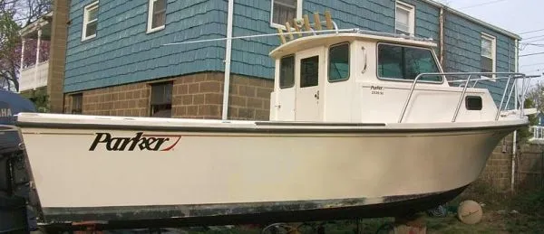 Slide: The Image of Parker Marine 2520 SL Pilothouse 2006 - 0