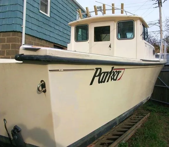 Slide: The Image of Parker Marine 2520 SL Pilothouse 2006 - 1