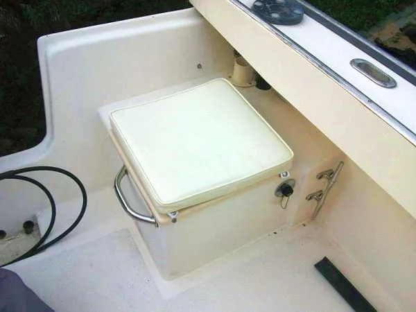 Slide: The Image of Parker Marine 2520 SL Pilothouse 2006 - 7