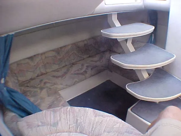Slide: The Image of Chris-Craft 322 CROWNE-1993 1993 - 9
