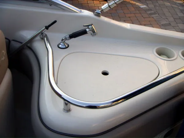 Slide: The Image of Sea Ray 240 Sundeck 2004 - 8