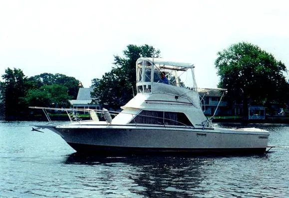 Slide: The Image of Phoenix Bass Boat 1984 29 CONVERTIBLE 1984 - 0