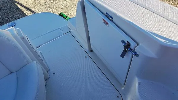 Slide: The Image of Sea Ray 320 Sundancer 2003 - 6