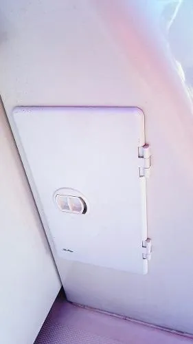 Slide: The Image of Sea Ray 320 Sundancer 2003 - 7