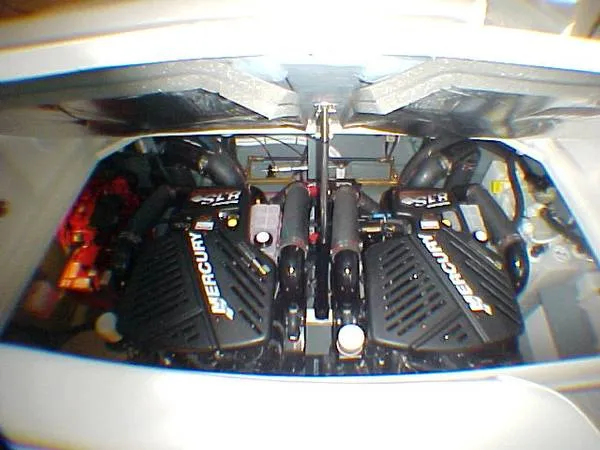 Slide: The Image of Sea Ray Sundancer 2002 - 1