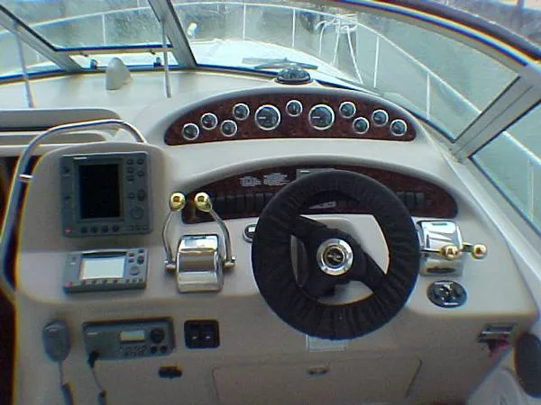 Slide: The Image of Sea Ray Sundancer 2002 - 2
