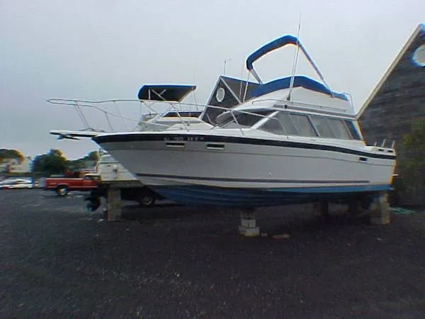 Slide: The Image of Bayliner 2850 Contessa Command Bridge 1986 - 0