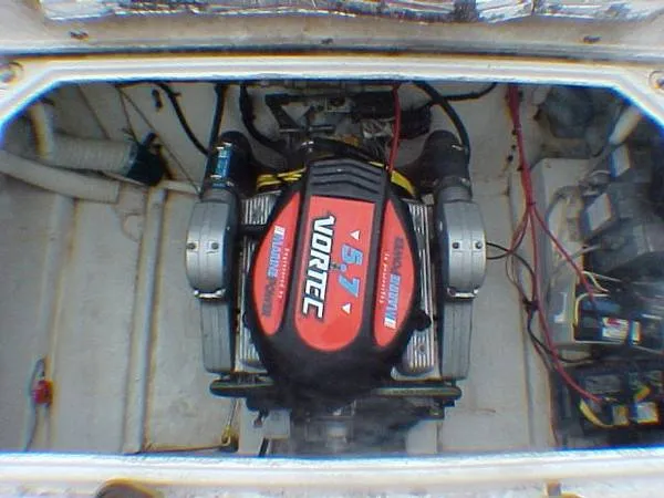 Slide: The Image of Bayliner 2850 Contessa Command Bridge 1986 - 3