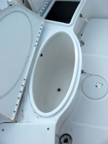 Slide: The Image of Triton 225 CC 2007 - 8