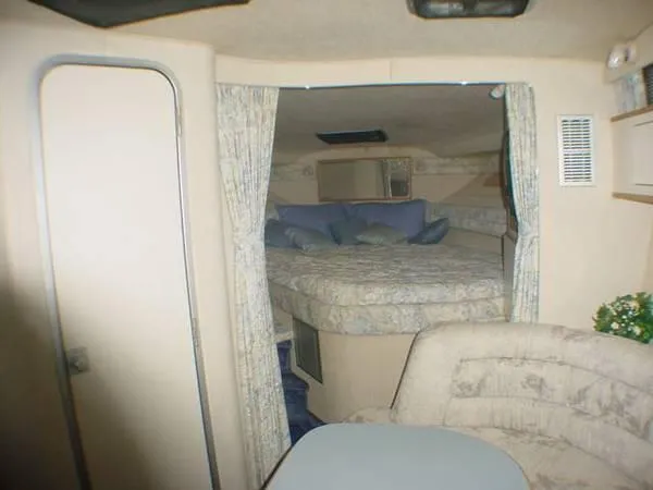 Slide: The Image of Sea Ray SUNDANCER 370-1993 1993 - 10