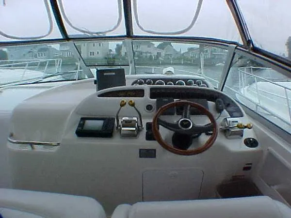 Slide: The Image of Sea Ray 1998 310 Sundancer 1998 - 7