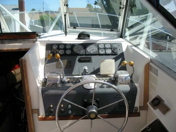 Slide: The Image of Tiara S2 Pursuit 1988 - 4