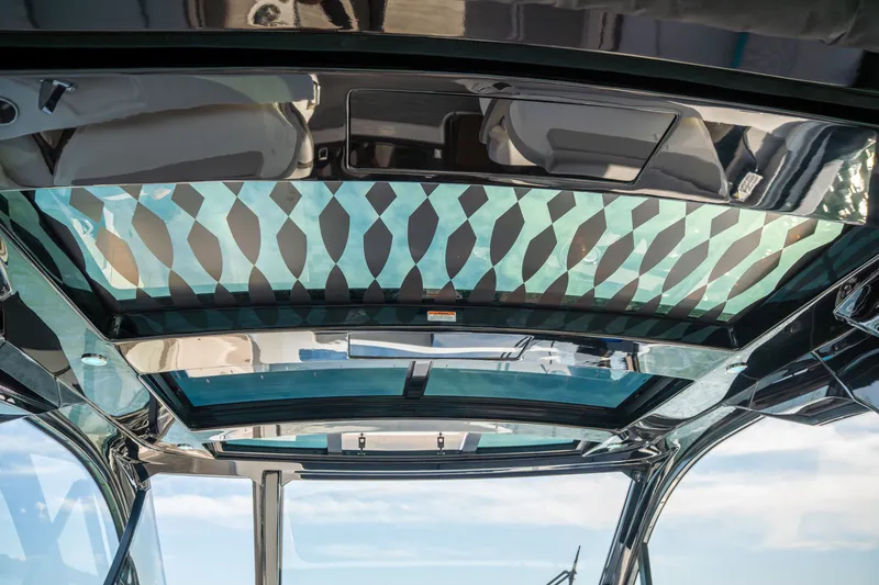 Slide: The Image of Sea Ray Sundancer 370 Outboard 2026 - 18