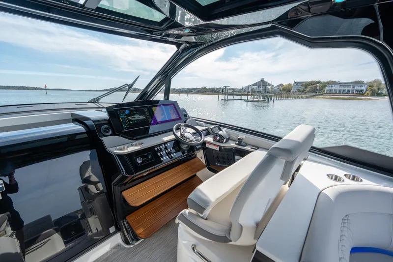 Slide: The Image of Sea Ray Sundancer 370 Outboard 2026 - 27