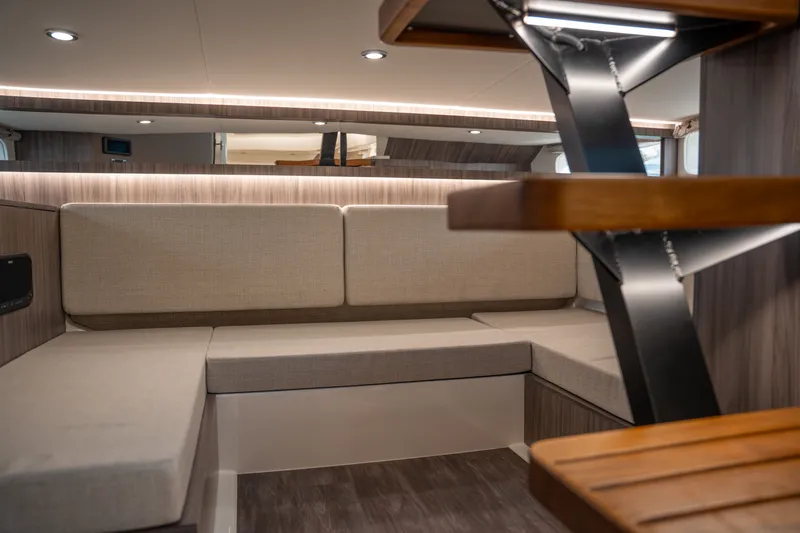 Slide: The Image of Sea Ray Sundancer 370 Outboard 2026 - 33