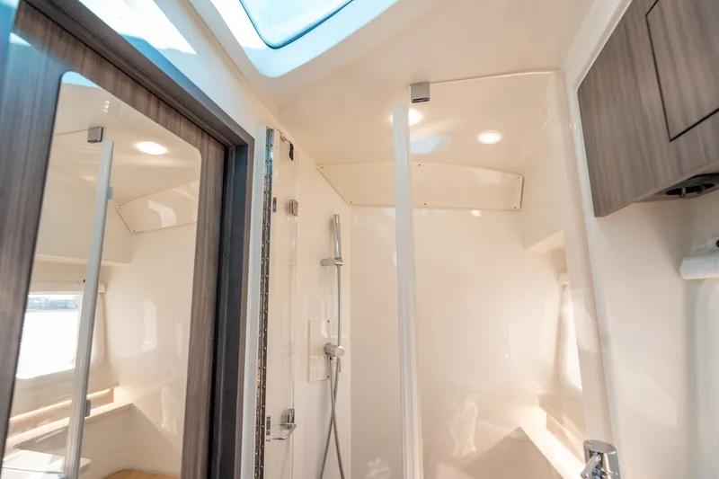 Slide: The Image of Sea Ray Sundancer 370 Outboard 2026 - 36