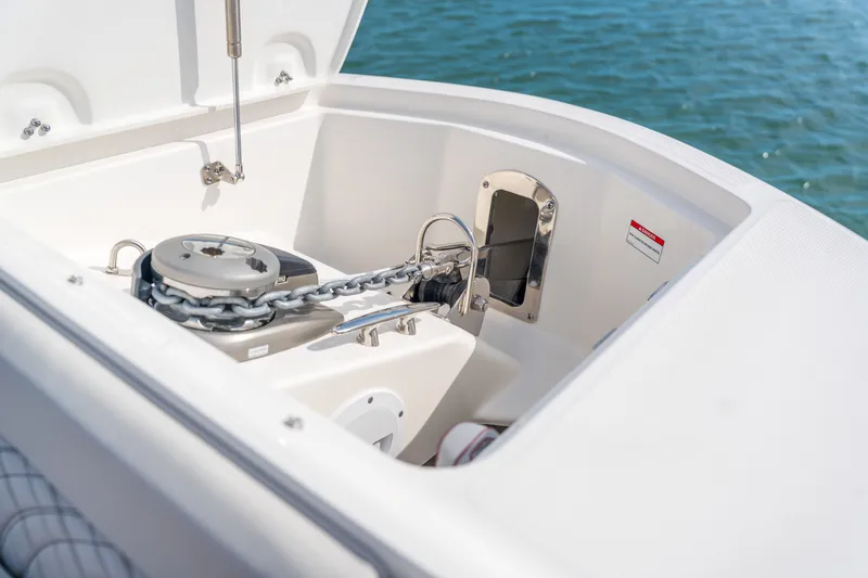 Slide: The Image of Sea Ray Sundancer 370 Outboard 2026 - 42