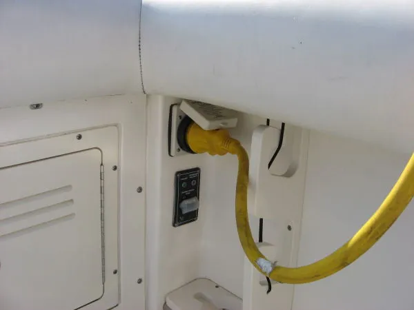 Slide: The Image of Boston Whaler 255 Conquest 2004 - 11
