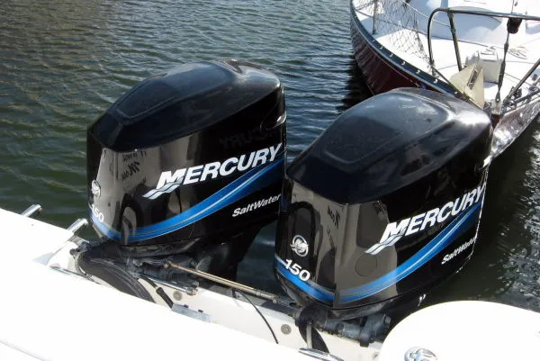 Slide: The Image of Boston Whaler 255 Conquest 2004 - 5