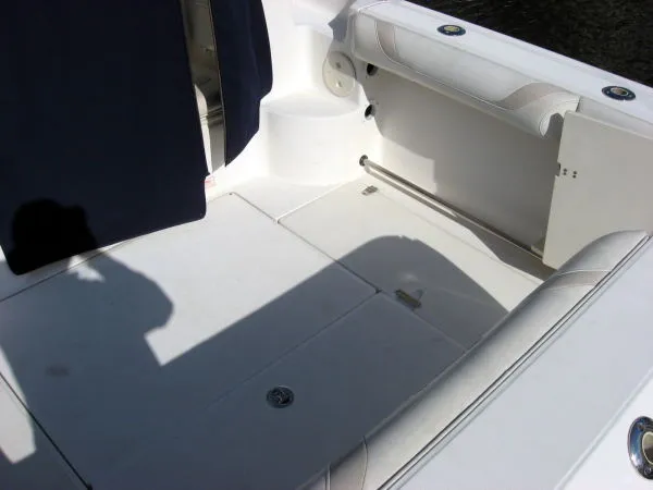 Slide: The Image of Boston Whaler 255 Conquest 2004 - 9
