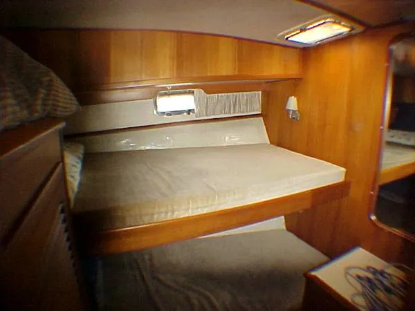 Slide: The Image of PT36 1988 FLYBRIDGE SPORTFISH 1988 - 4