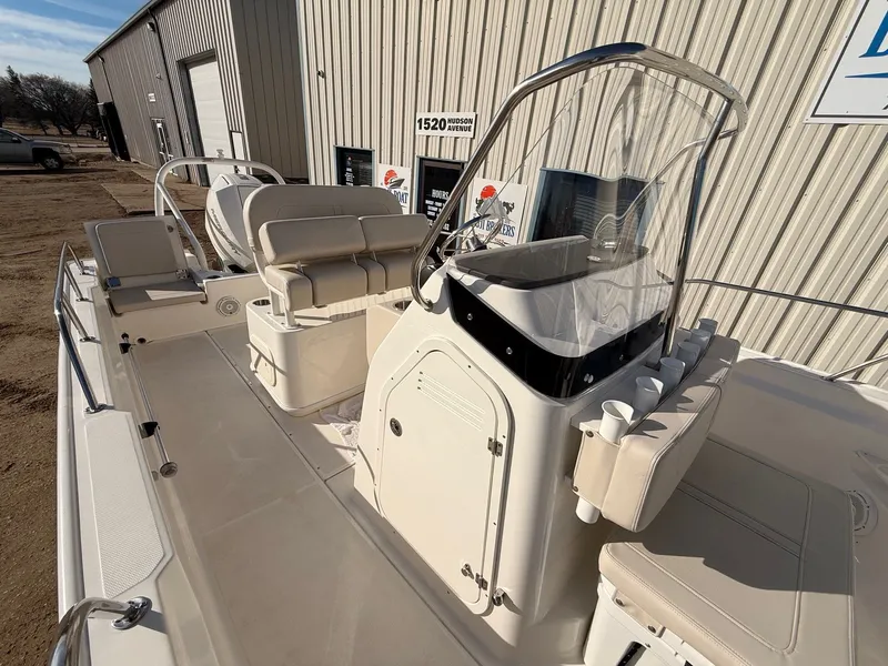 Slide: The Image of Boston Whaler 210 Montauk 2022 - 16