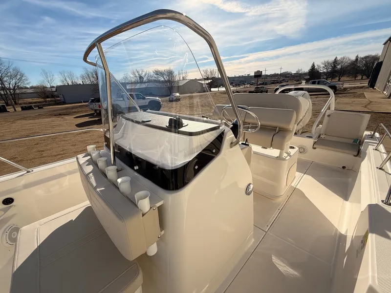 Slide: The Image of Boston Whaler 210 Montauk 2022 - 17