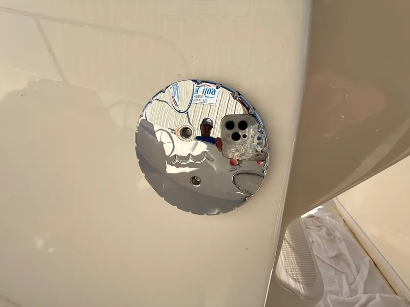 Slide: The Image of Boston Whaler 210 Montauk 2022 - 19