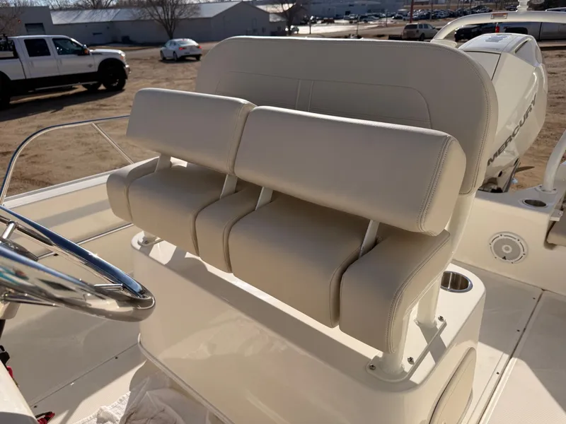 Slide: The Image of Boston Whaler 210 Montauk 2022 - 24