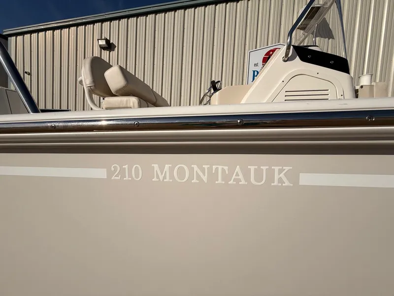 Slide: The Image of Boston Whaler 210 Montauk 2022 - 5